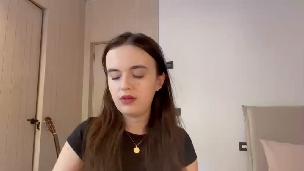 Pearl singing one of my top five ever songs, Swim Good by Frank Ocean. So had to post - sorry @pearl_is_a_singer as I love it and the song gives me a mild existential breakdown.